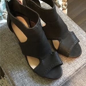 Xappeal Black Cutout Open-Toe Sandals